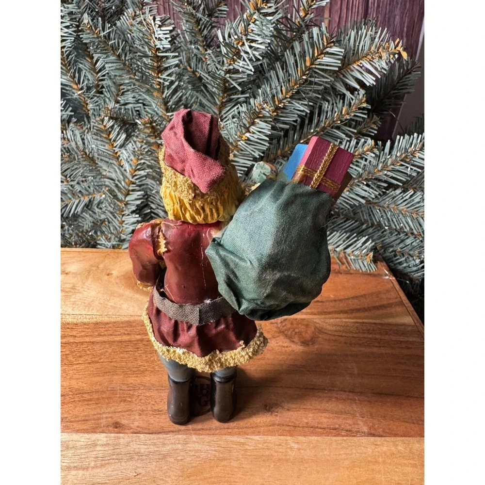 Vintage Style Santa Claus Figurine‎ Holiday Decor Red Gold 7.5 Inch Folk Art